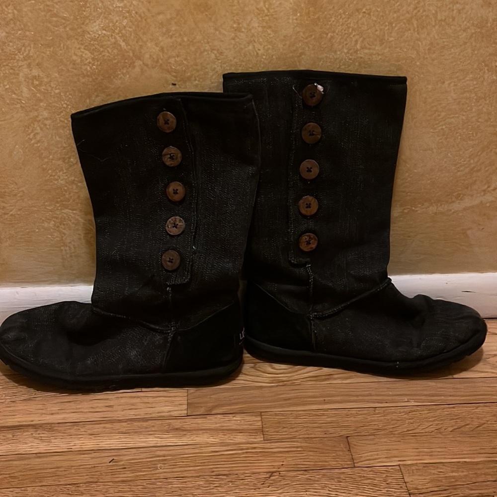 UGG Boots - Picture 6 of 8